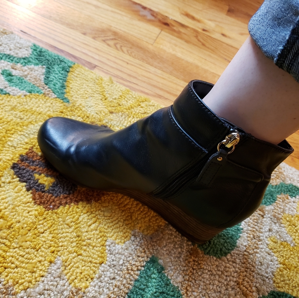 Used Dr. Scholls Booties - Picture 8 of 12